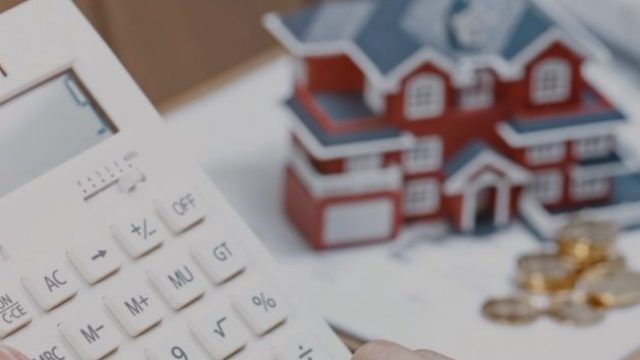Divisão ilegal de imóvel causa aumento indevido no valor do IPTU e pode gerar direito à restituição.